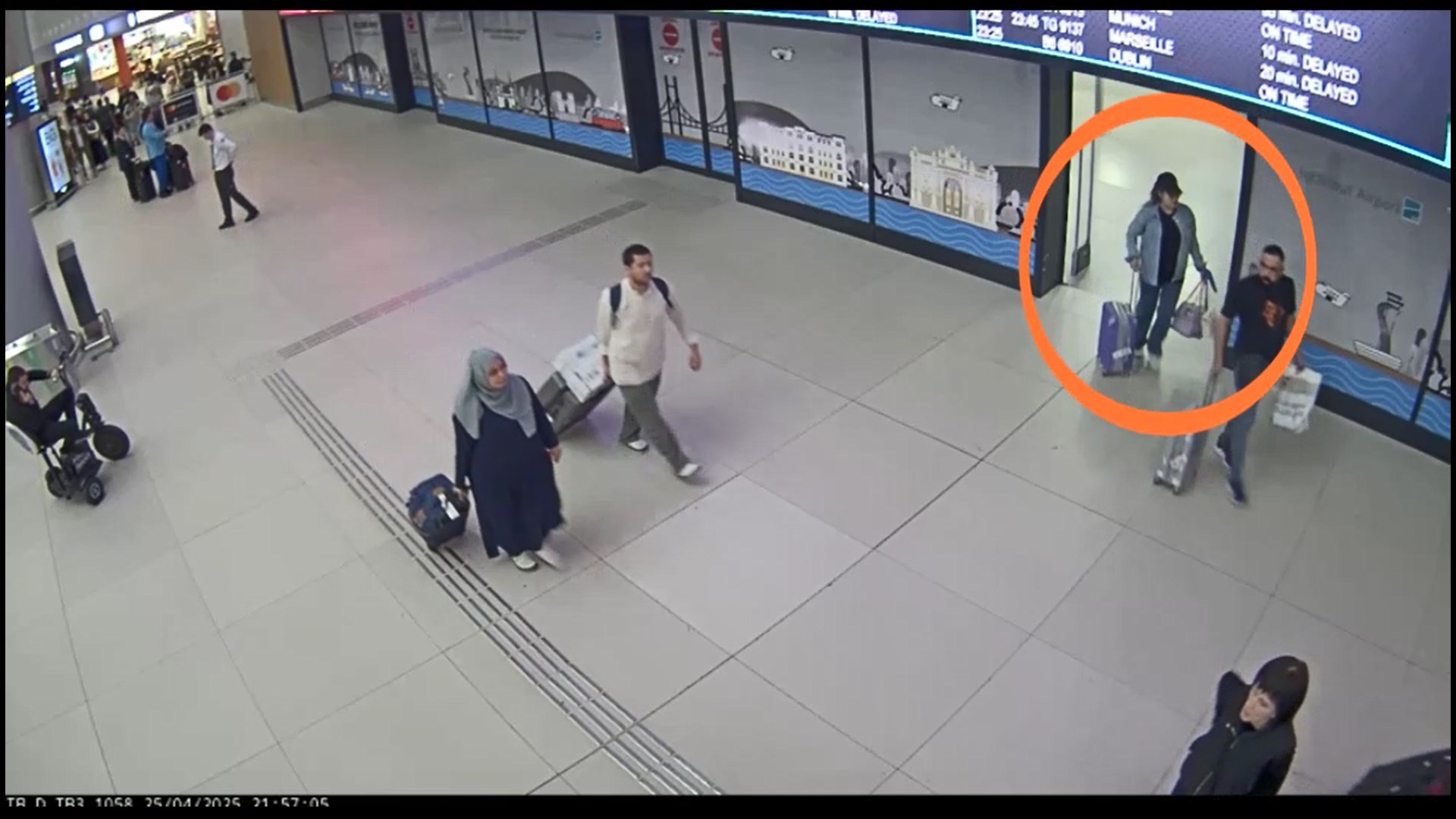 istanbul-istanbul-havalimaninda-3-kadi-713225-211004.jpg
