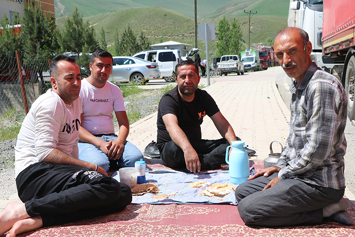 turkiye-iran-sinirinda-3-kilometrelik-ti-728871-215393.jpg