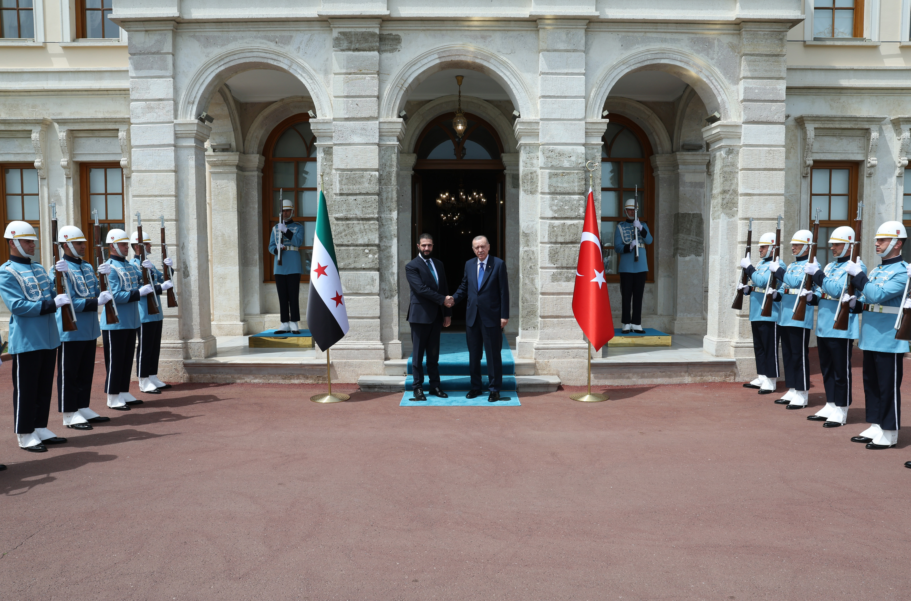 aa-20250524-38065691-38065686-cumhurbaskani-erdogan-suriye-cumhurbaskani-sara-ile-gorustu-001.jpg