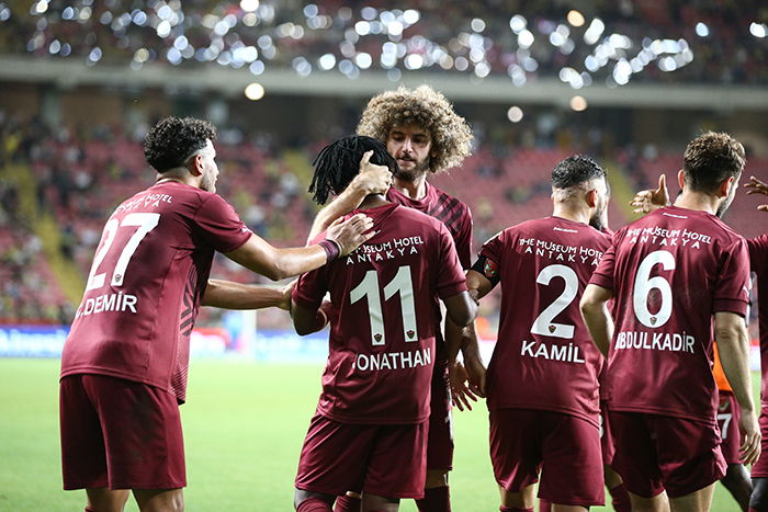 aa-20250526-38090714-38090709-atakas-hatayspor-fenerbahce.jpg