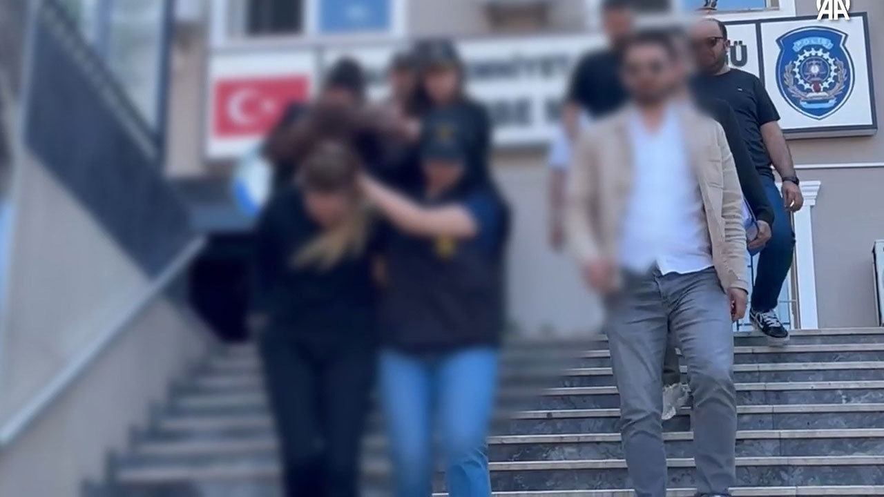 aa-20250530-38130294-38130290-istanbul-yuksek-kar-vaadiyle-dolandiricilik-yaptigi-iddiasiyla-11-supheli-yakalandi-mp4-snapshot-00-46-880.jpg