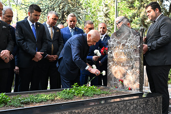 aa-20250606-38206054-38206046-mhp-genel-baskani-bahceliden-ulku-ocaklari-egitim-ve-kultur-vakfina-bayram-ziyareti.jpg