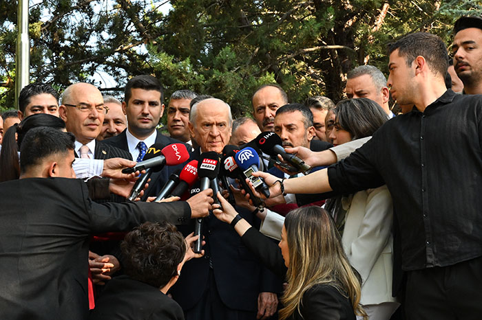 aa-20250606-38206054-38206048-mhp-genel-baskani-bahceliden-ulku-ocaklari-egitim-ve-kultur-vakfina-bayram-ziyareti.jpg