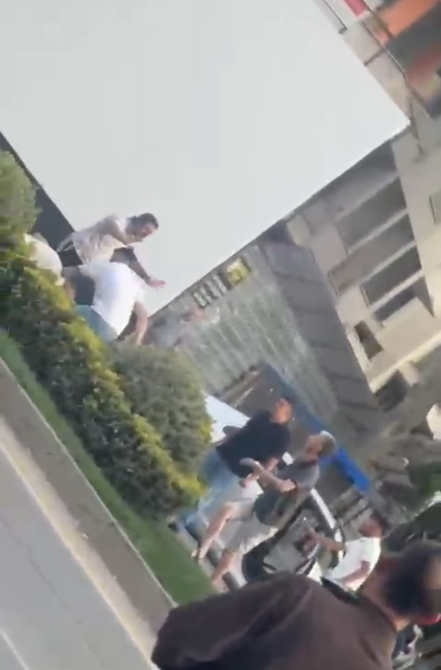 istanbul-kadikoyde-aracina-carpan-sur-756309-223215.jpg