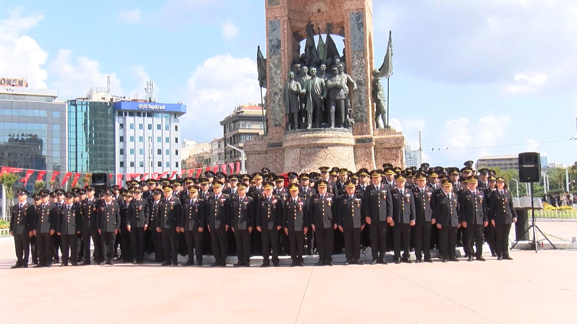 istanbul-taksimde-jandarma-teskilatini-764782-225736.jpg