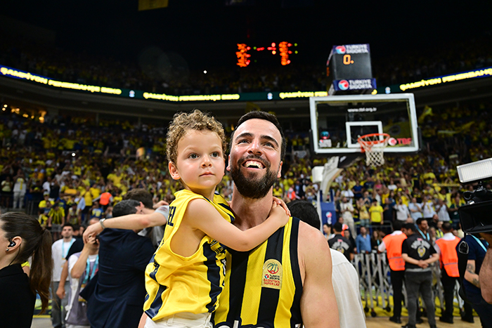 aa-20250625-38388596-38388593-fenerbahce-beko-besiktas-fibabanka.jpg