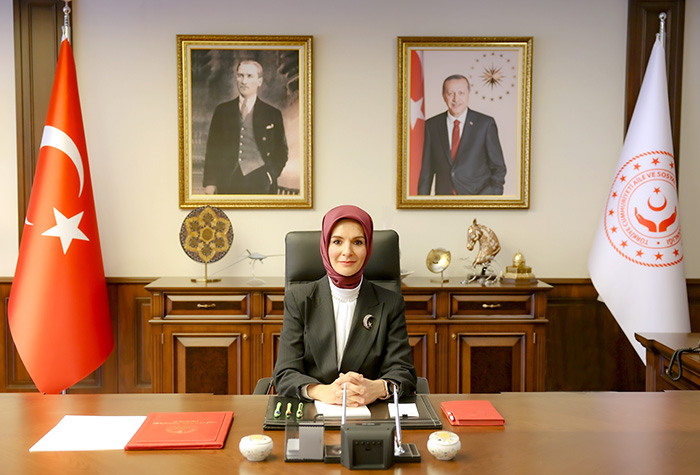 mahinur-ozdemir-goktas-001.jpg