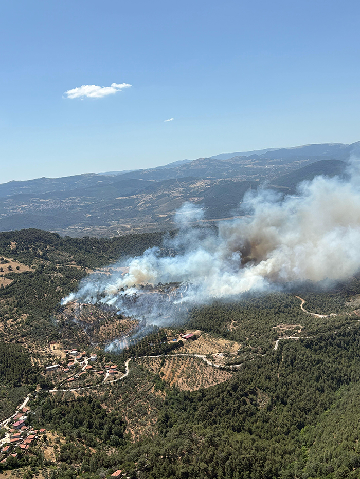 aa-20250628-38410983-38410982-balikesirde-cikan-orman-yanginina-havadan-ve-karadan-mudahale-ediliyor.jpg