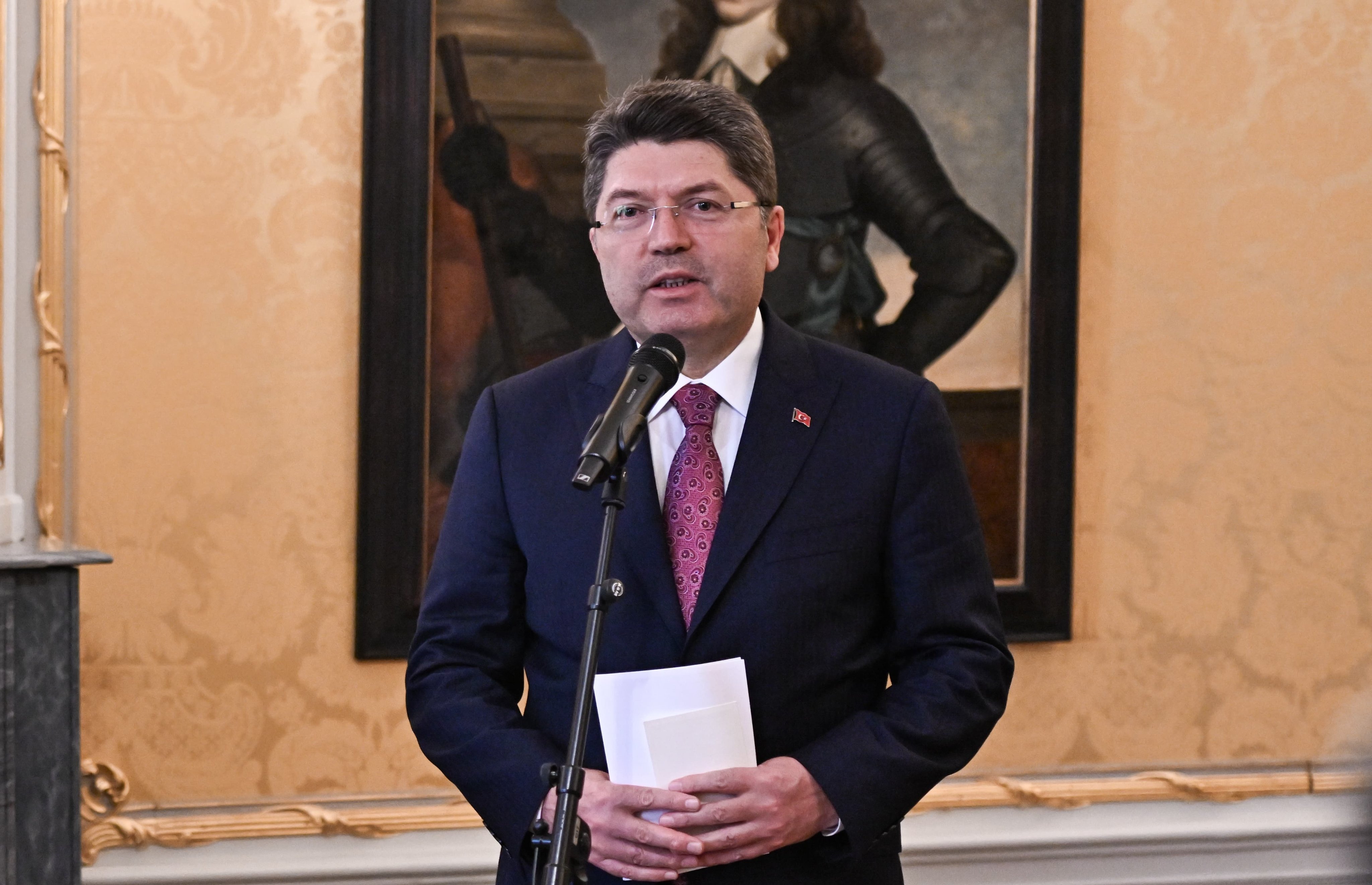 aa-20250703-38463142-38463139-adalet-bakani-tunc-hollandada-mevkidasiyla-adli-is-birligi-konularini-gorustu.jpg