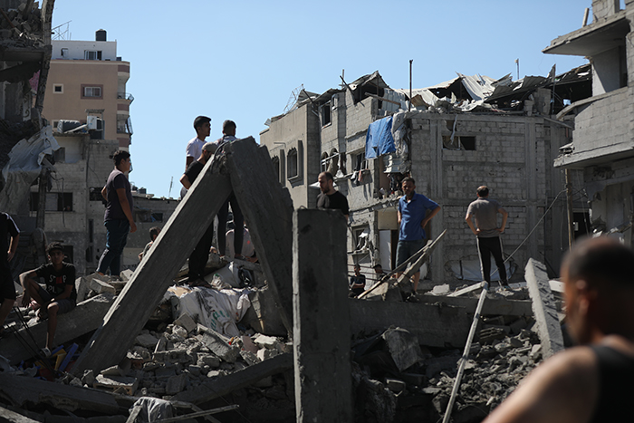 aa-20250704-38472036-38472024-israil-gazzenin-bureyc-kampinda-bir-binayi-bombaladi.jpg