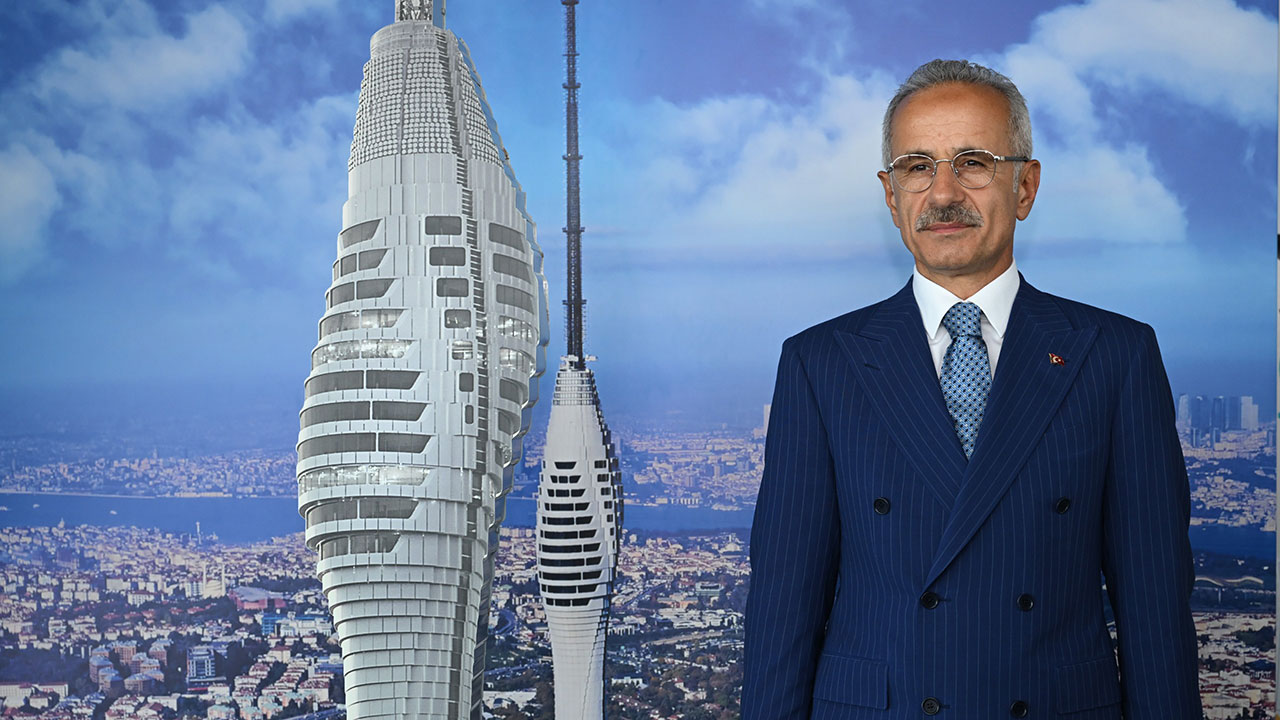 bakan-uraloglu-30-buyuksehirde-yayincil-801906-237367.jpg