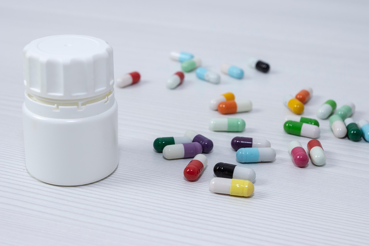 medicine-6392469-1280.jpg