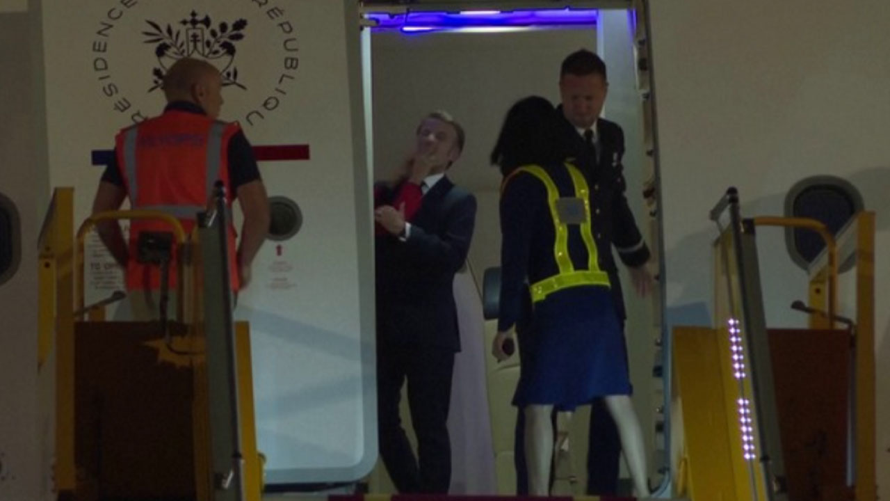 macron2.jpg