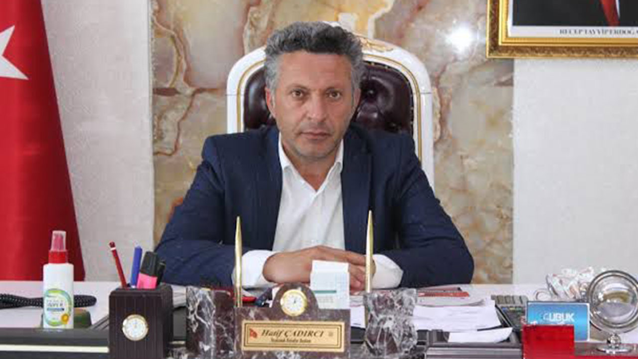 elazigda-ilce-belediye-baskani-ve-pers-820930-243183.jpg