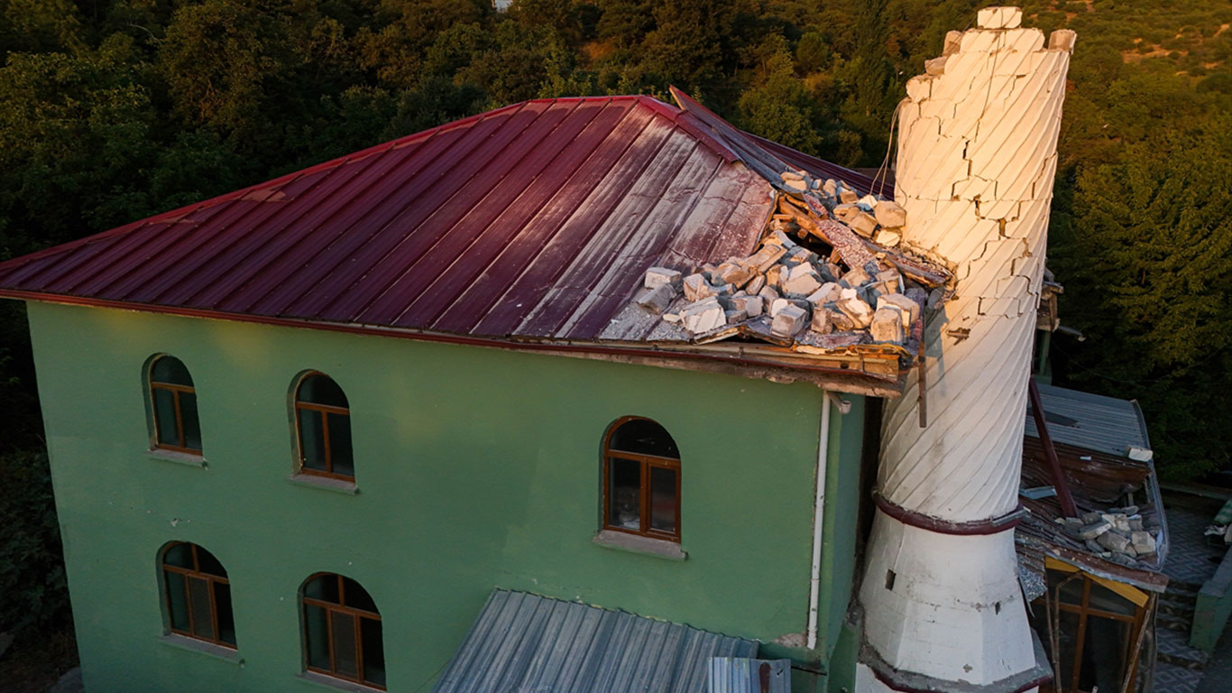 aa-20250811-38796267-38796265-balikesirde-61-buyuklugunde-deprem.jpg