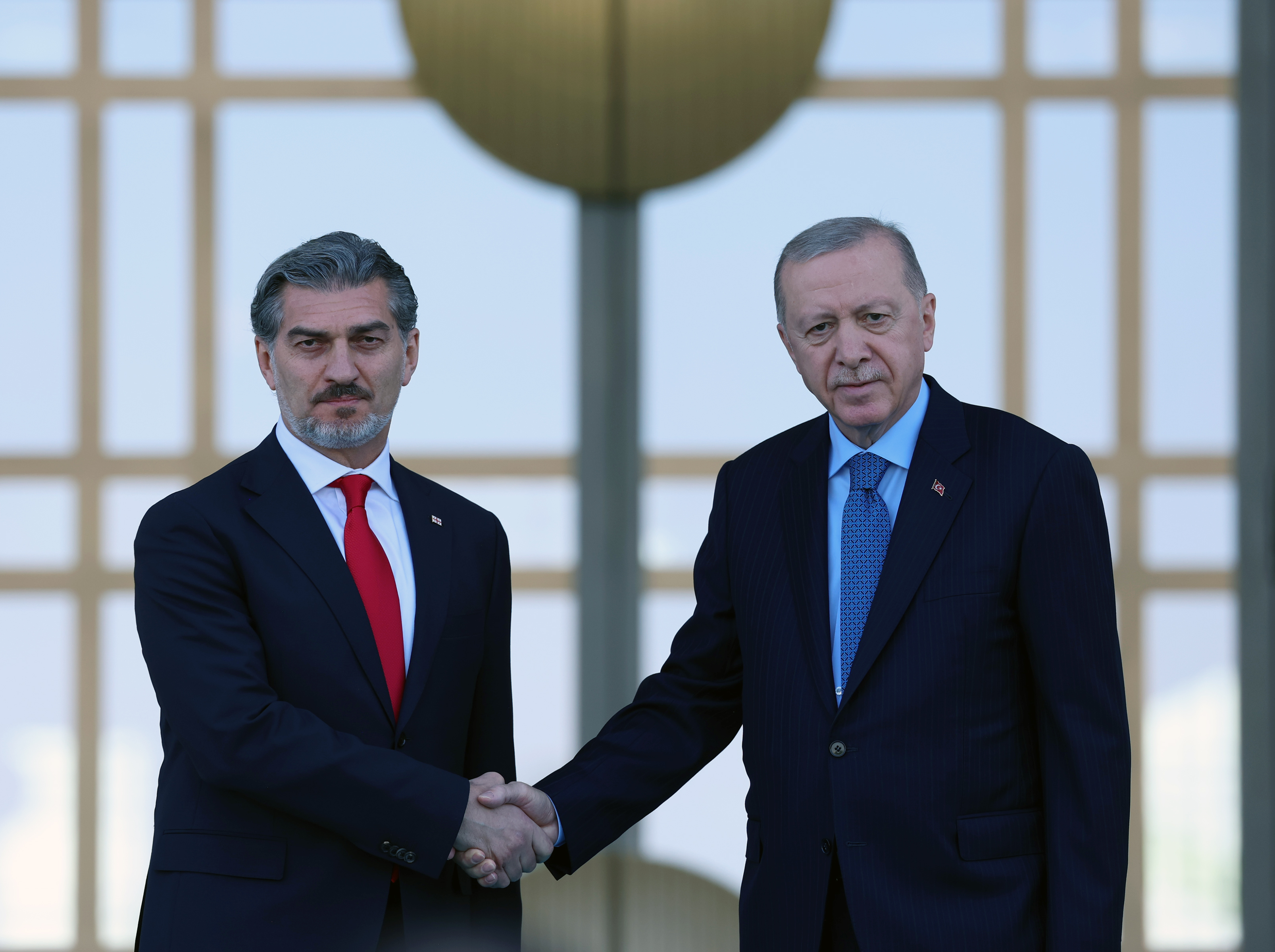 aa-20250812-38810731-38810727-cumhurbaskani-erdogan-gurcistan-cumhurbaskani-kavelashviliyi-resmi-torenle-karsiladi.jpg