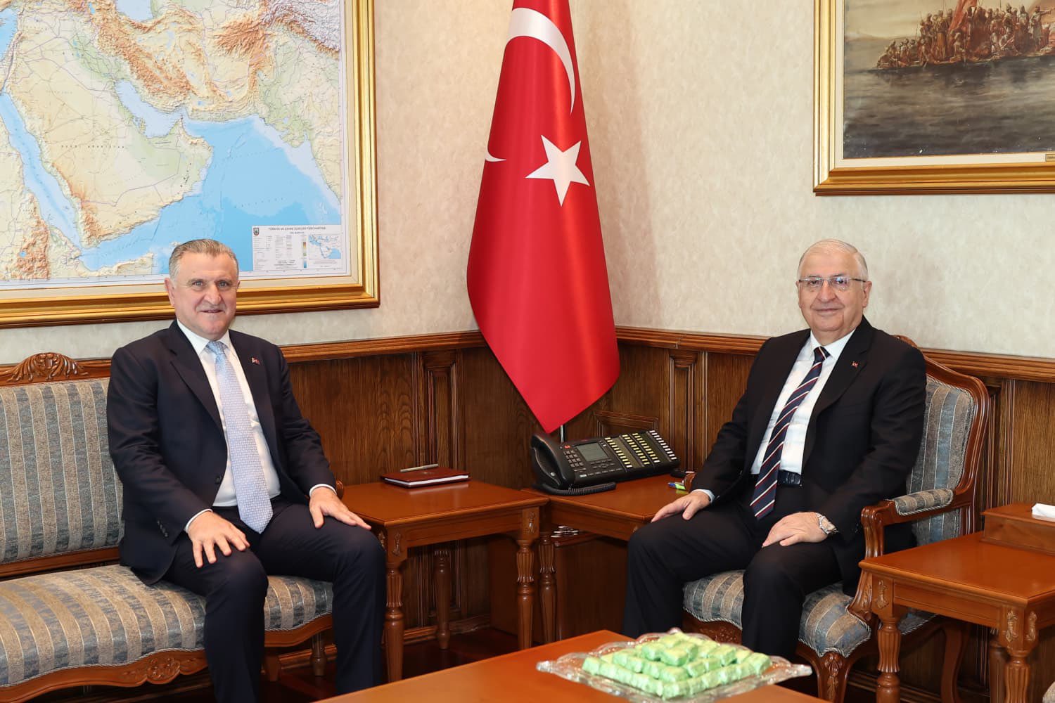 aa-20250814-38824879-38824878-milli-savunma-bakani-guler-genclik-ve-spor-bakani-bak-ile-gorustu.jpg