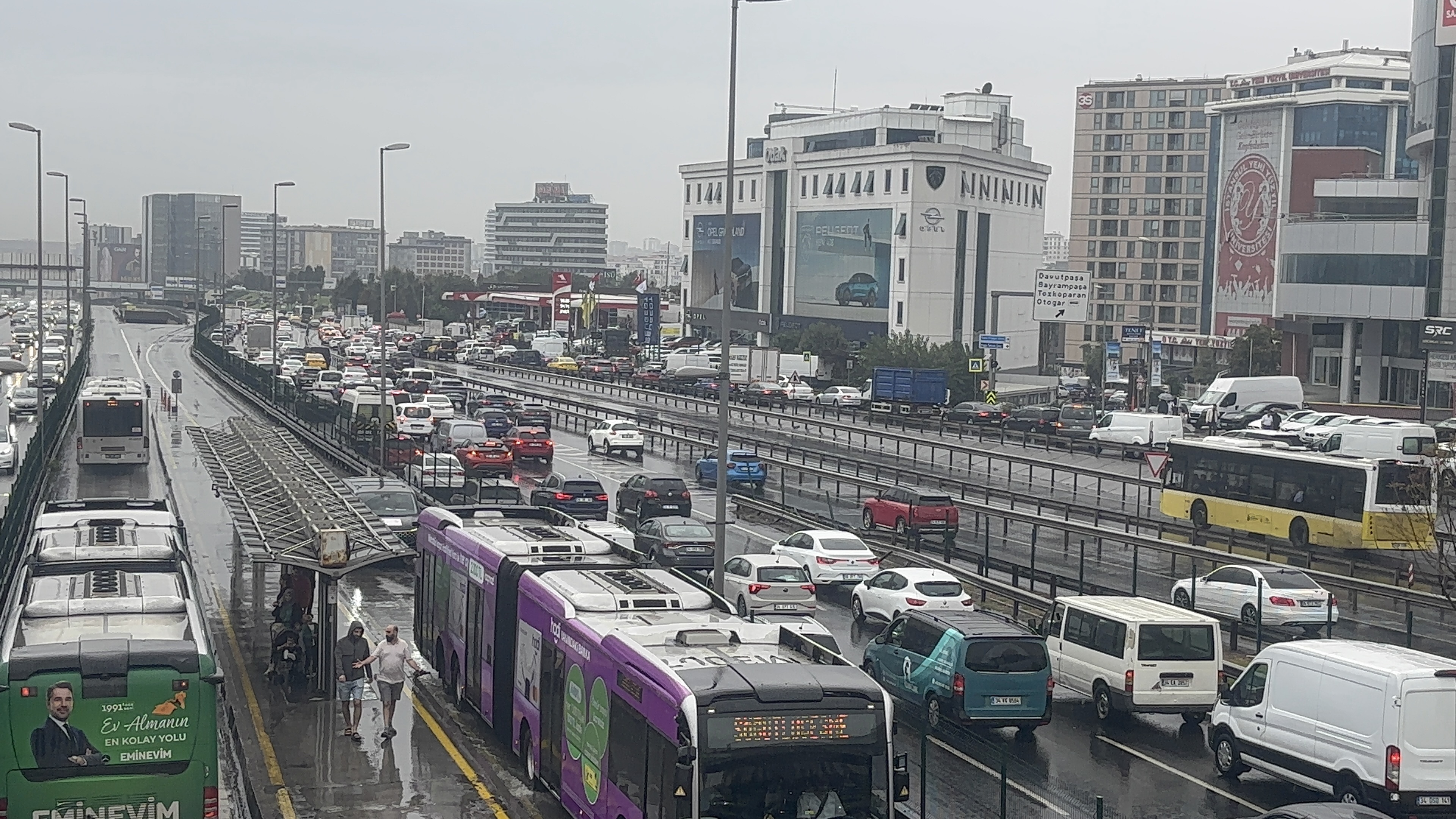 aa-20250906-39036412-39036406-istanbulda-trafik-yogunlugu-yuzde-80e-ulasti.jpg