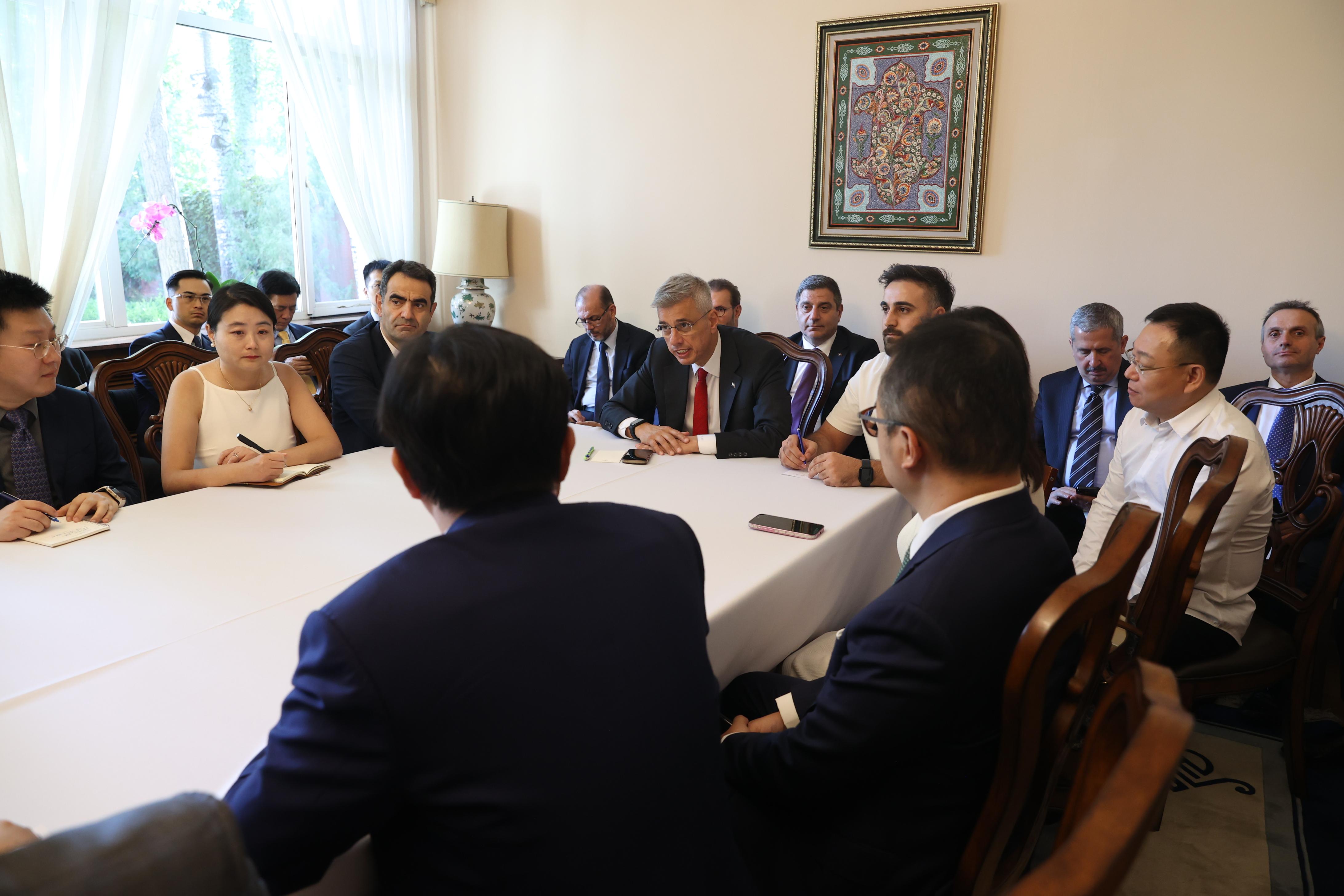saglik-bakani-cin-pekin-saglik-sektoru-temsilcileri-08092025-2.jpg