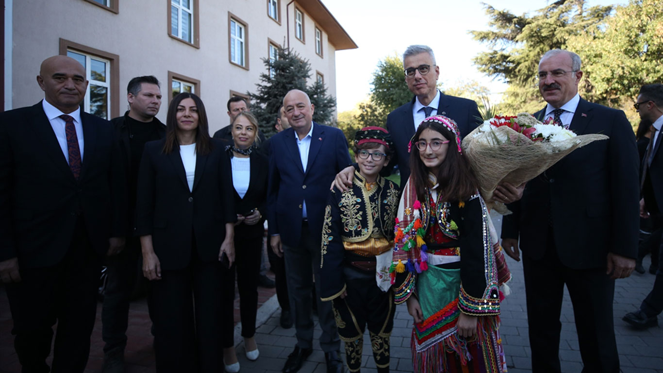 aa-20250920-39171233-39171221-saglik-bakani-kemal-memisoglu-canakkale-valiligini-ziyaretinde-konustu.jpg
