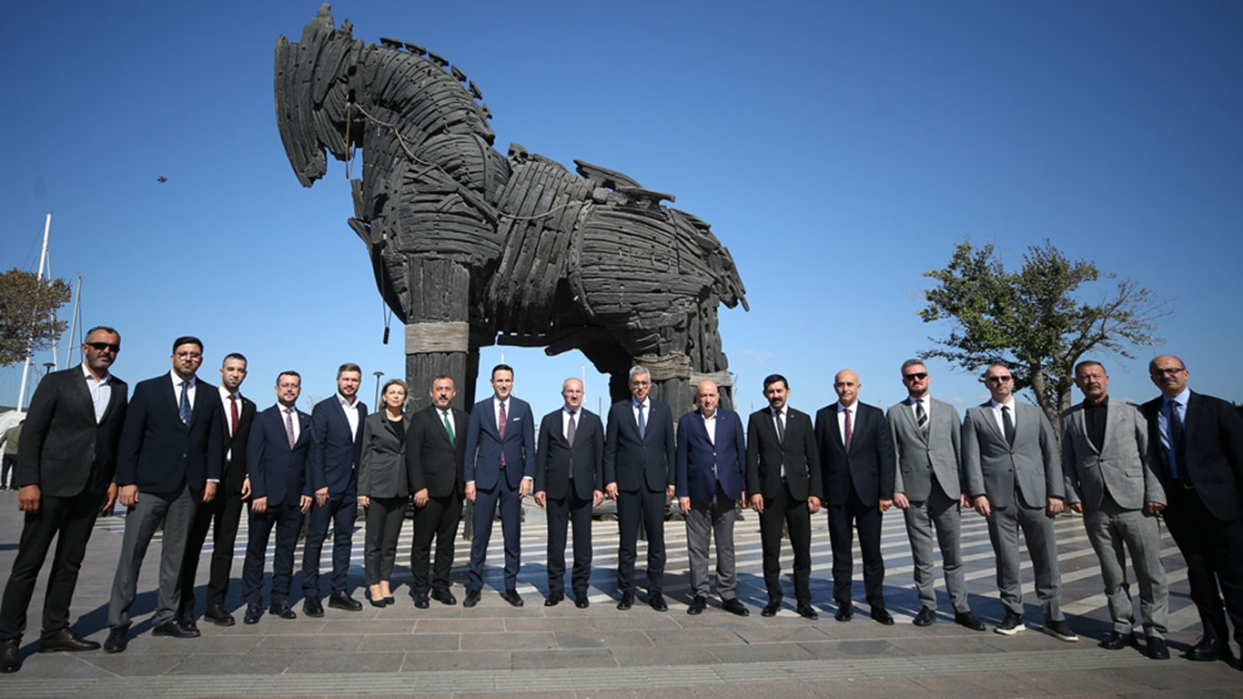 aa-20250920-39171233-39171231-saglik-bakani-kemal-memisoglu-canakkale-valiligini-ziyaretinde-konustu.jpg