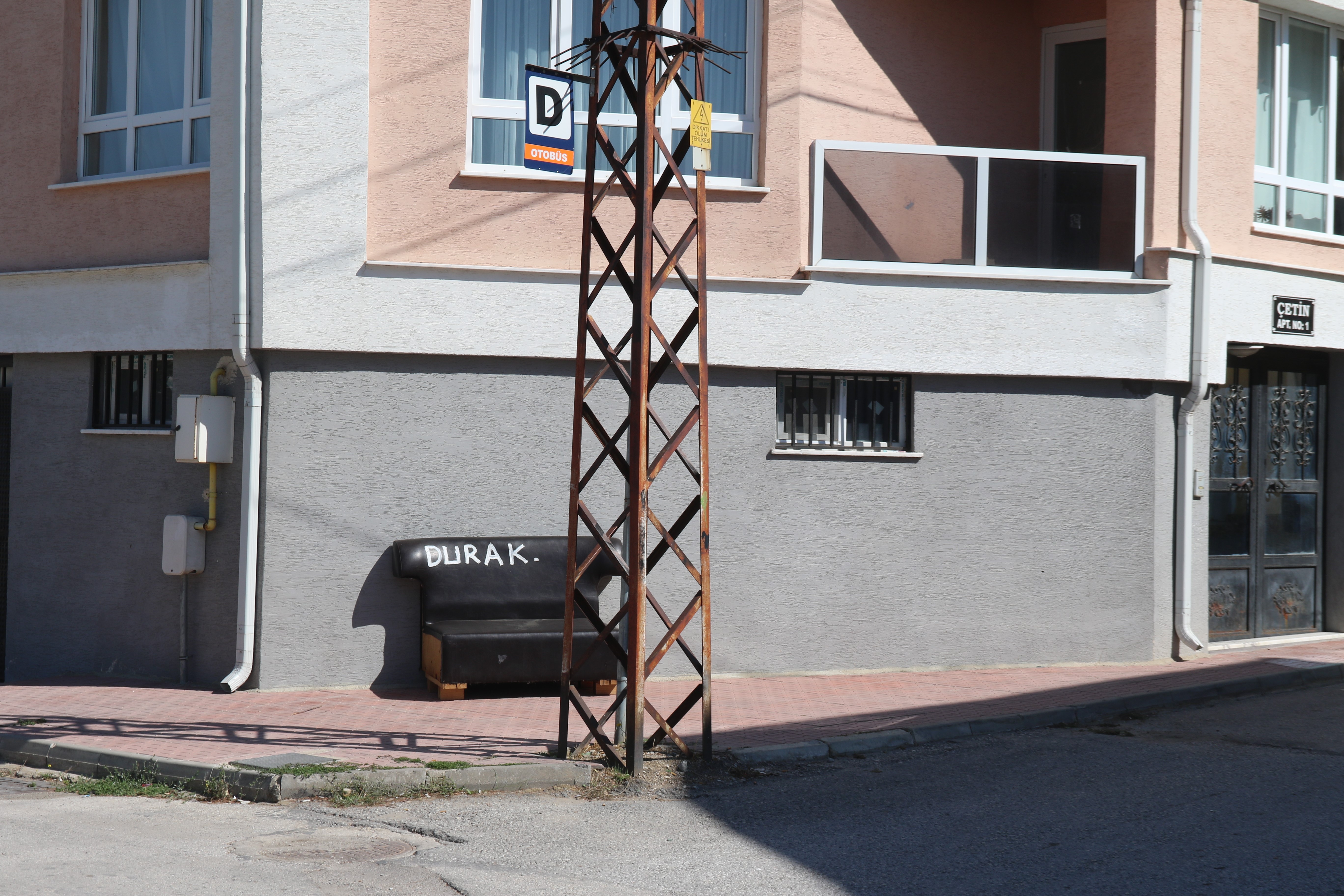 aw553378-06.jpg