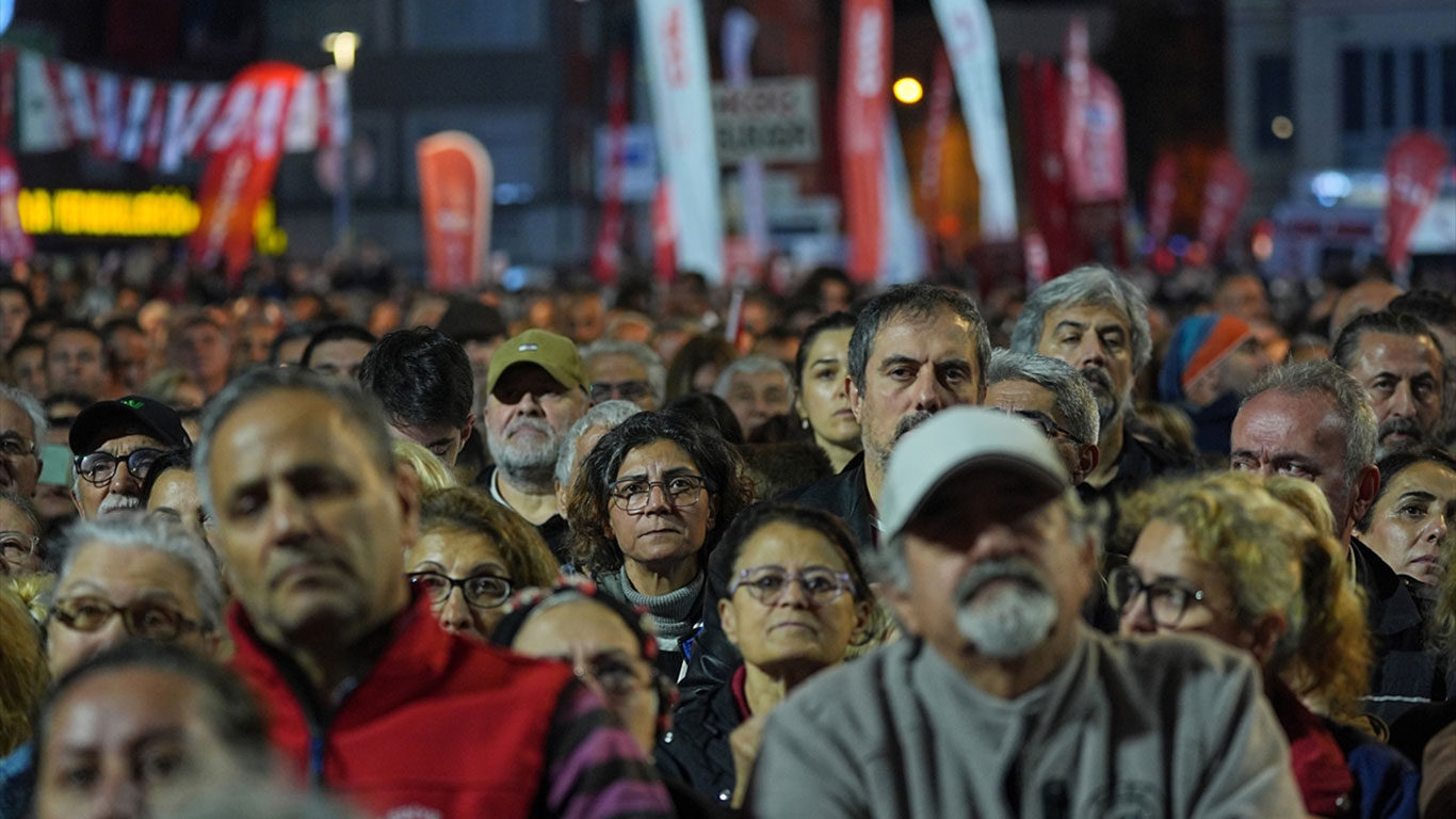 aa-20251015-39424616-39424614-chp-genel-baskani-ozel-partisinin-sariyer-mitinginde-konustu.jpg